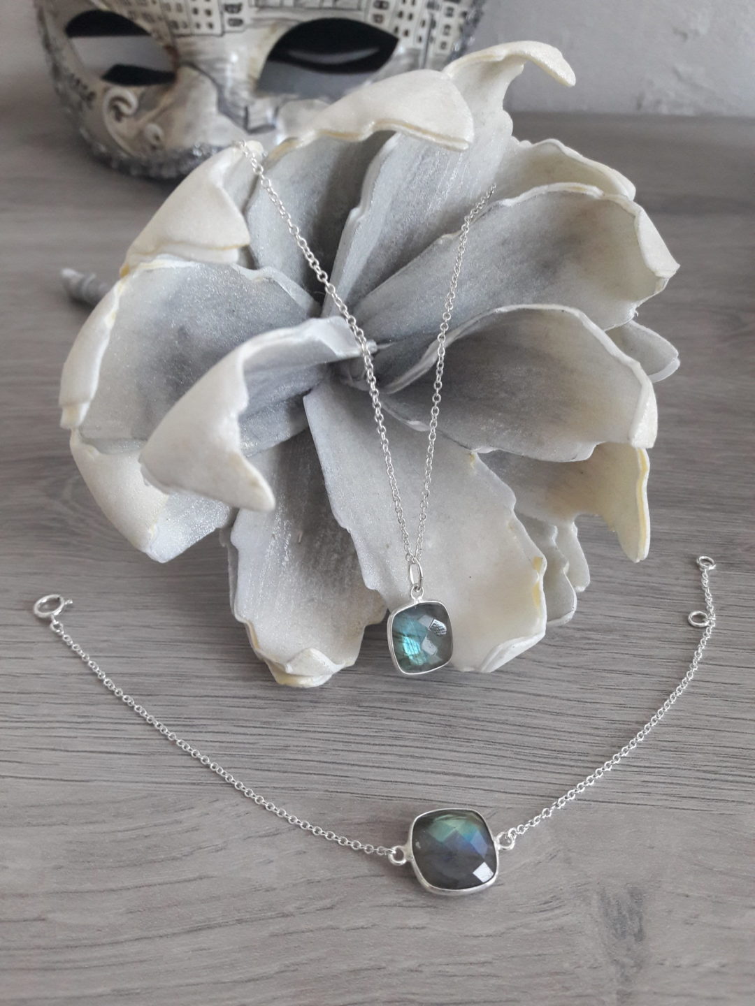 collier argent labradorite belle pierre naturelle élégante bleu vert