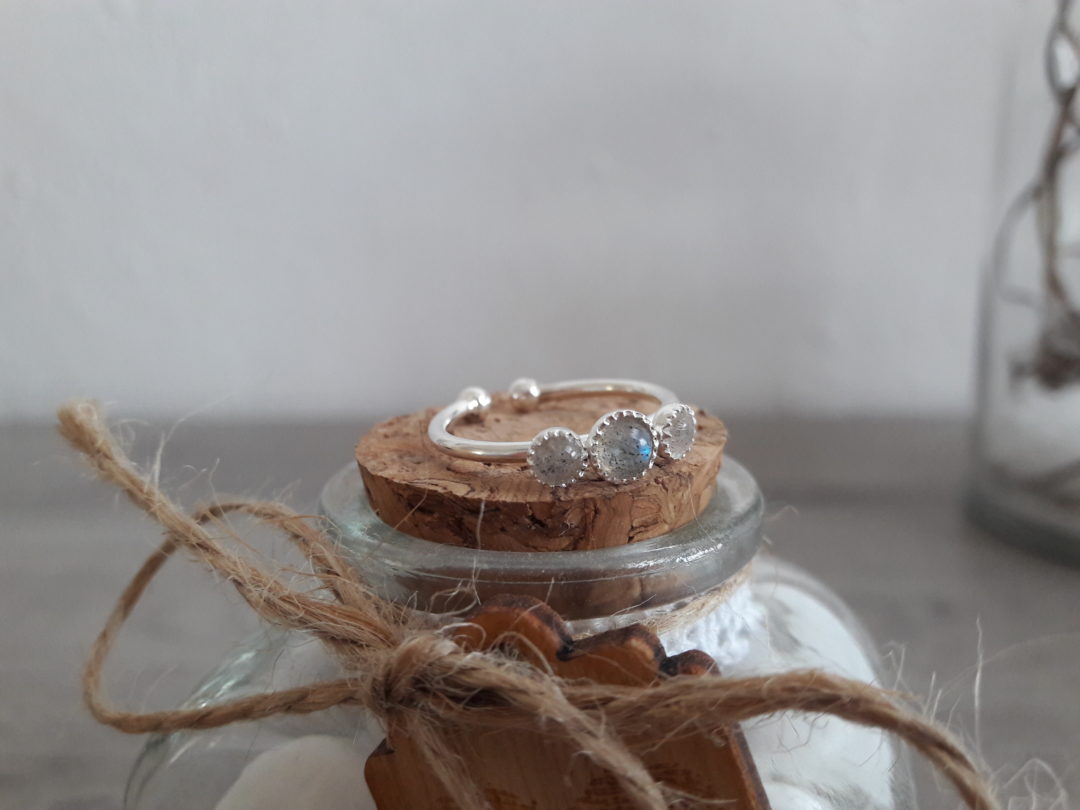 bijoux-cadeau-femme-bague-argent-labradorite