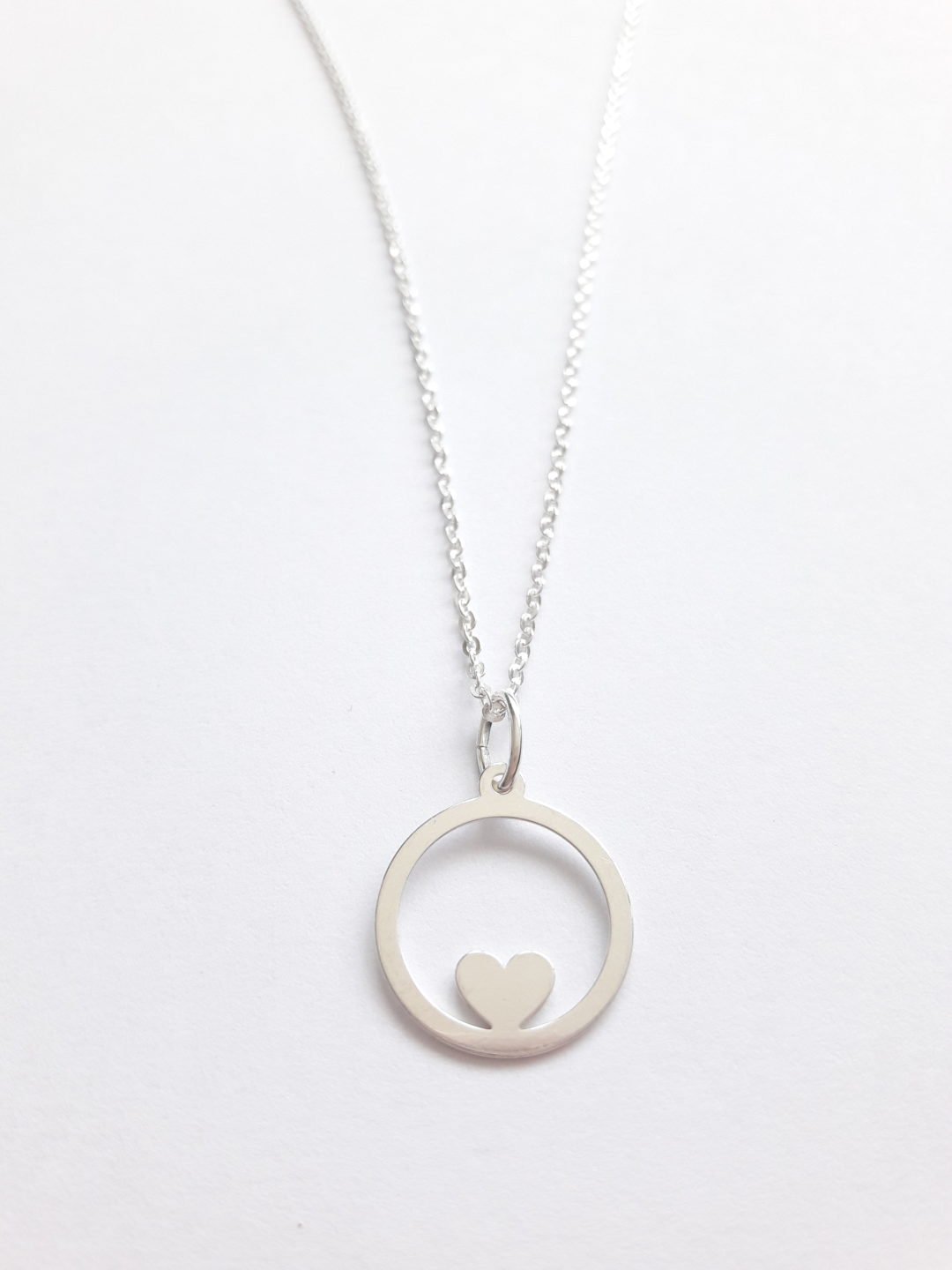 bijoux-cadeau-femme-collier-coeur-argent-cercle