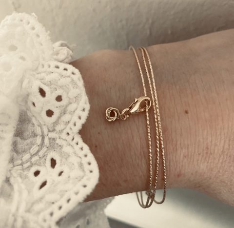 bracelet-jonc-gold-filled-plaque-or-anneau-entrelace-breloque-charms-cadeau-femme-bijou