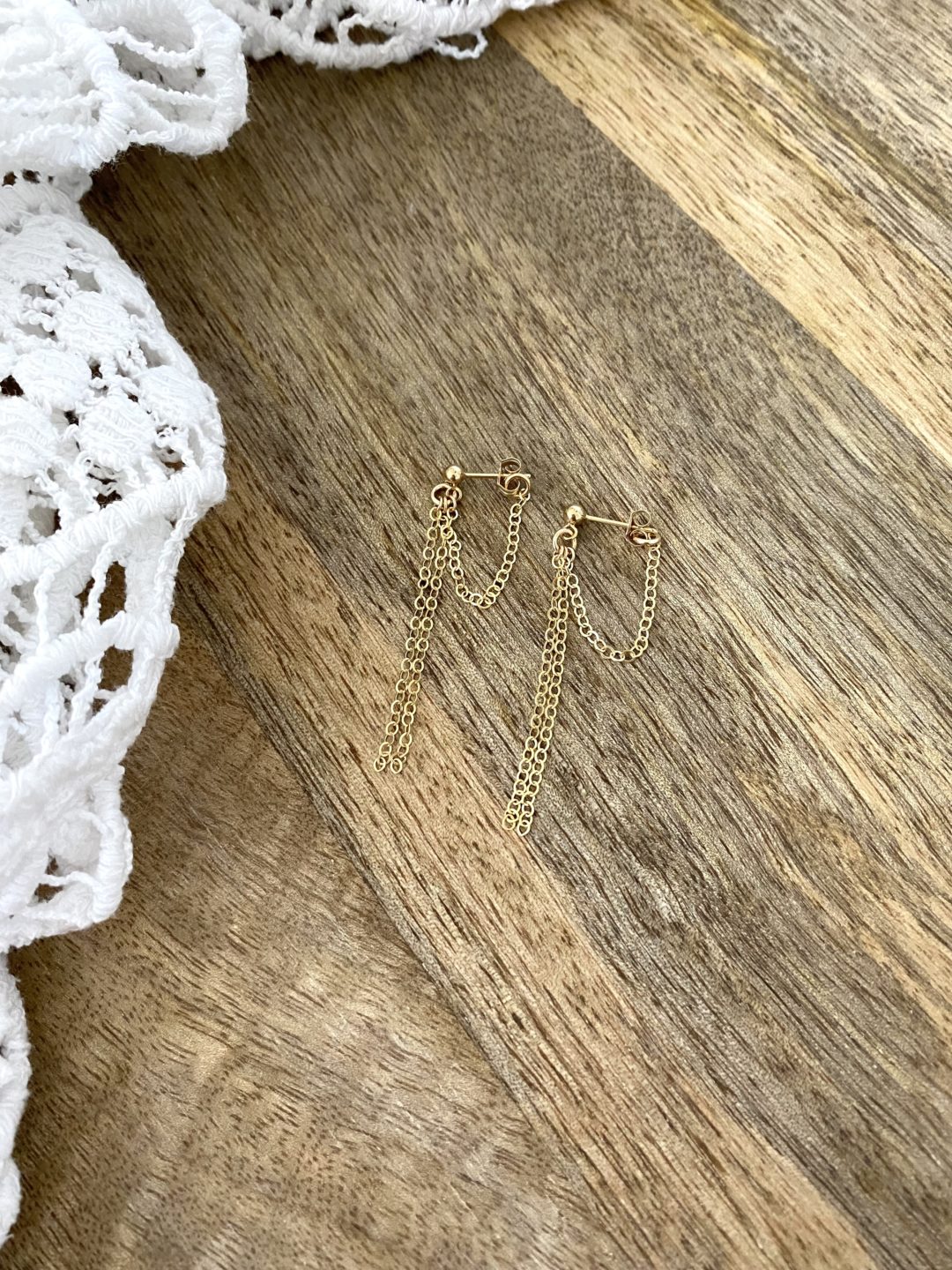 boucles-oreilles-pendantes-chaine-dore-plaque-or-gold-filled-elegante-bijoux-femme-cadeau