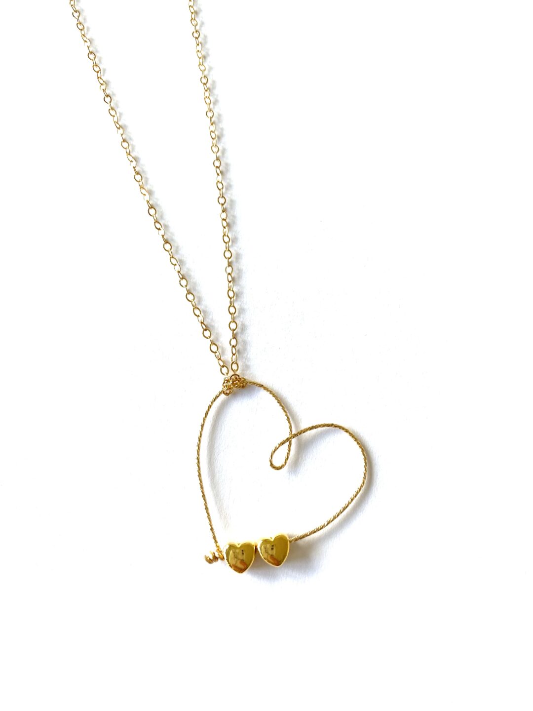 collier-dore-plaque-or-gold-filled-coeur-diamante-symbolique-fait-main-bijoux-cadeau-femme-maman