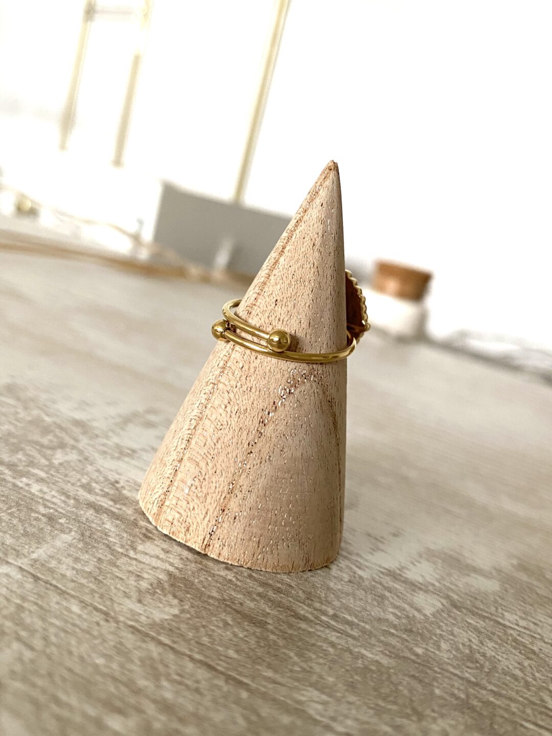 bague-acier-dore-nacre-bijoux-femme-cadeaux-reglable