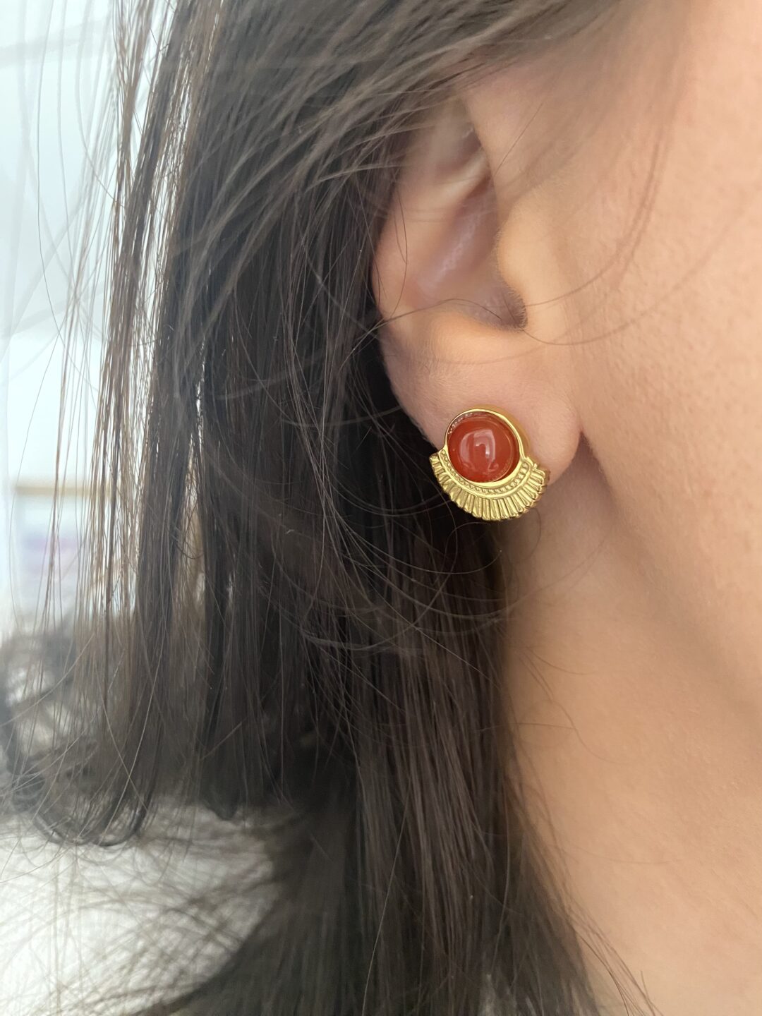 boucles-oreilles-clous-acier-dore-or-pierre-naturelle-cornaline-rouge-bijoux-cadeau-femme