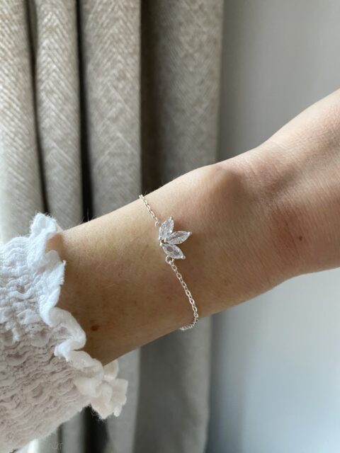 bracelet-argent-petales-zirconiums-marquise-reglable-elegant-bijoux-femme-cadeaux