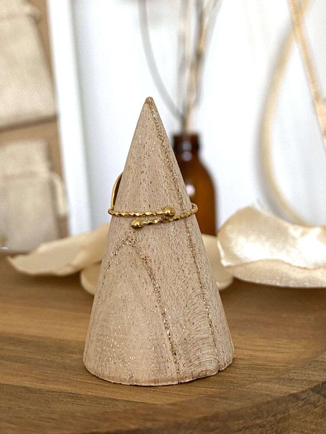 bague-acier-inoxydable-dore-martelee-diamantee-reglable-piece-bijoux-cadeaux-femme