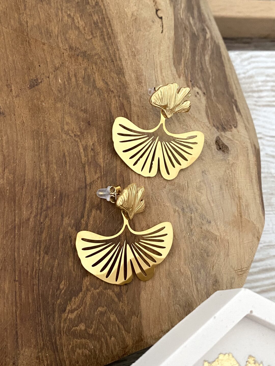 boucles-oreilles-feuilles-ginkgo-acier-inoxydable-dore-originales-bijoux-cadeaux-femme