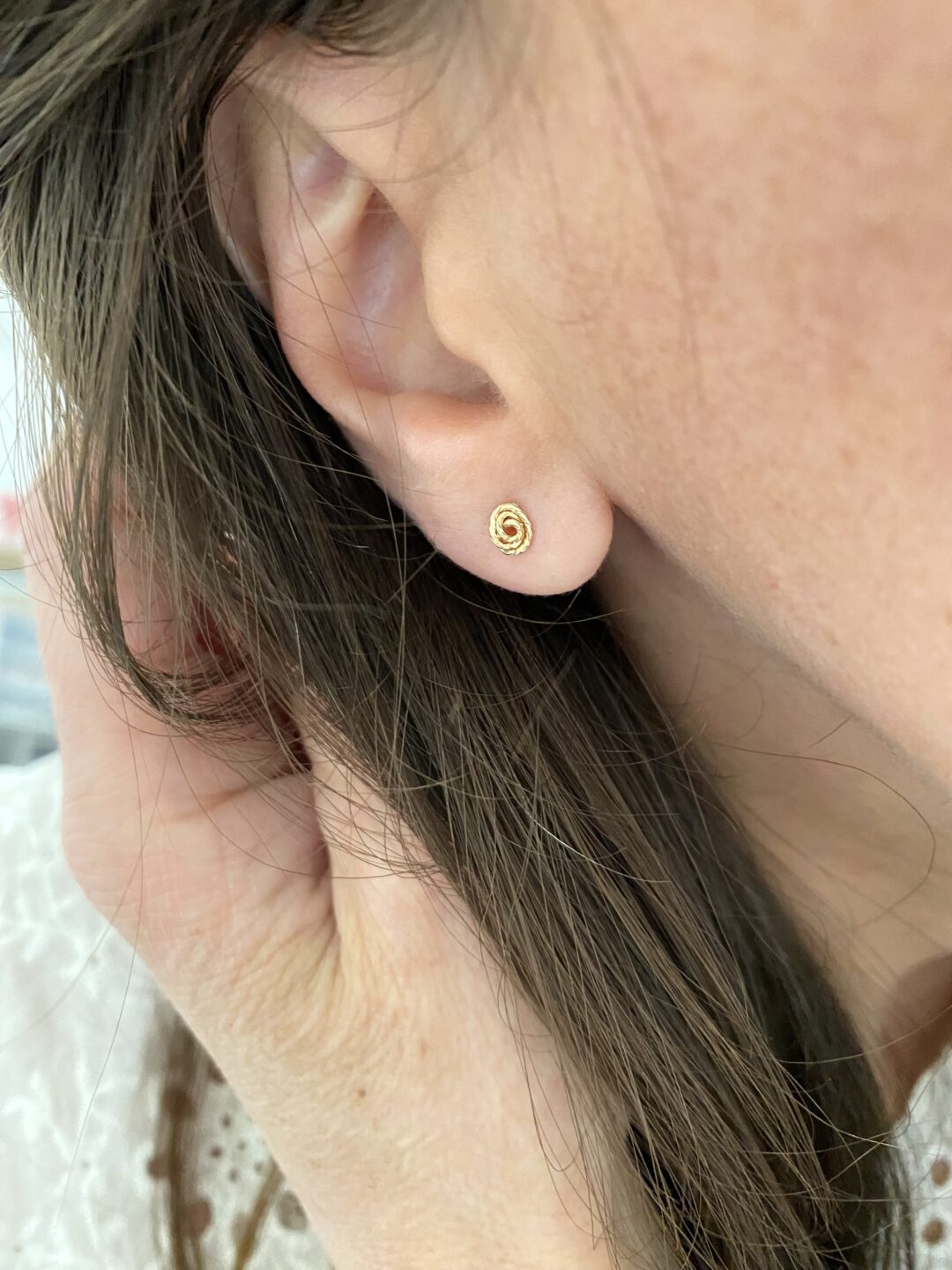 clous-oreilles-or-lamine-rose-diamantee-puce-bijoux-cadeaux-femme