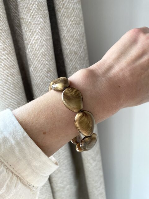 bracelet-femme-elastique-perle-plate-resine-bronze-marbre-cadeaux-bijoux
