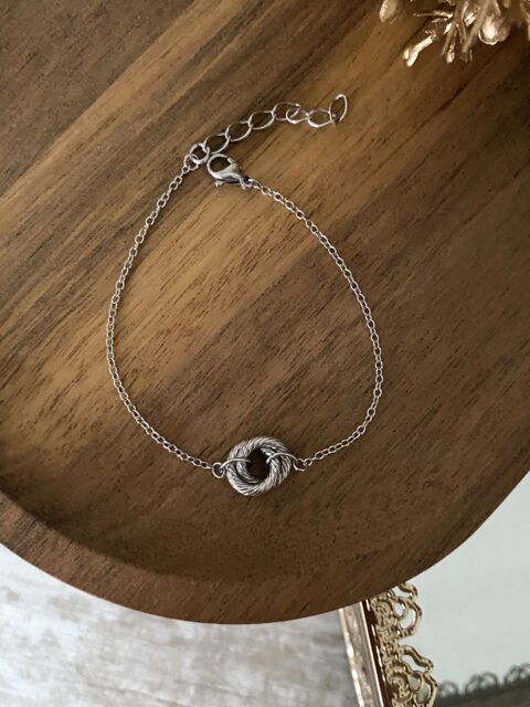 bracelet-acier-anneaux-stries-torsades-entrelaces-bijoux-femme