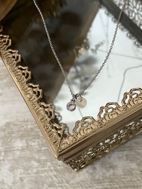 collier-acier-inoxydable-zirconium-sequin-nacre-finesse-bijoux-femme-cadeaux-pampille